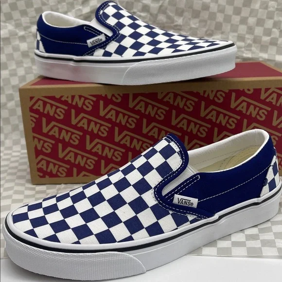 Vans Men’s Classic Slip-On
Color Theory Checkerboard
VN000BVZBYM Sneakers Beacon - Picture 13 of 16
